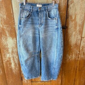 We The Free Denim Blue Relaxed Jeans size 29 barrel jeans